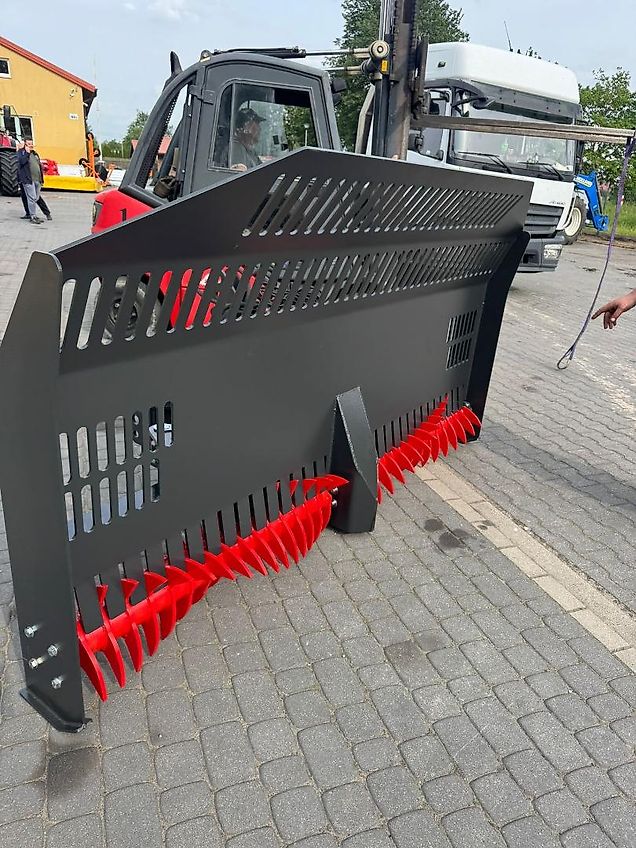 D&D Landtechnika Siloverteiler aus Rotor und Schild / Siloschild Siloverteiler aus Rotor und Schild / Siloschild