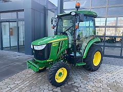 John Deere 3046R