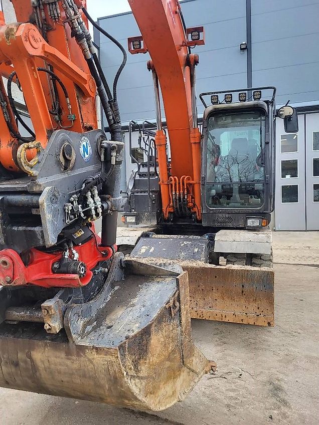 Hitachi ZX170W-6