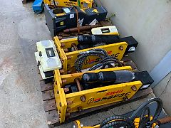 Choice of 2 SSPSC SB40 Breakers (ST12174)