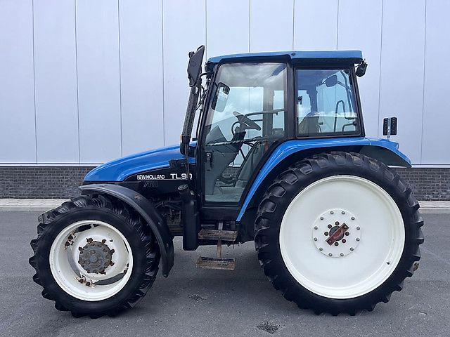 New Holland TL90 TRACTOR