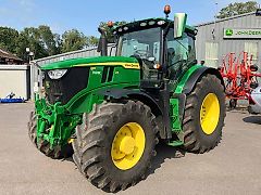 John Deere 6R 215