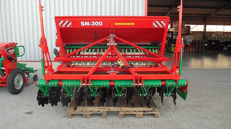 AGRO-MASZ SN300 + Anbauaggregat ANT30