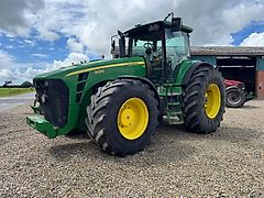 John Deere 8330