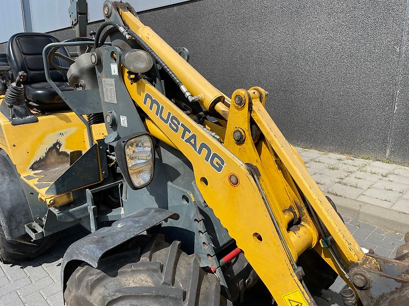 Mustang 306 kniklader
