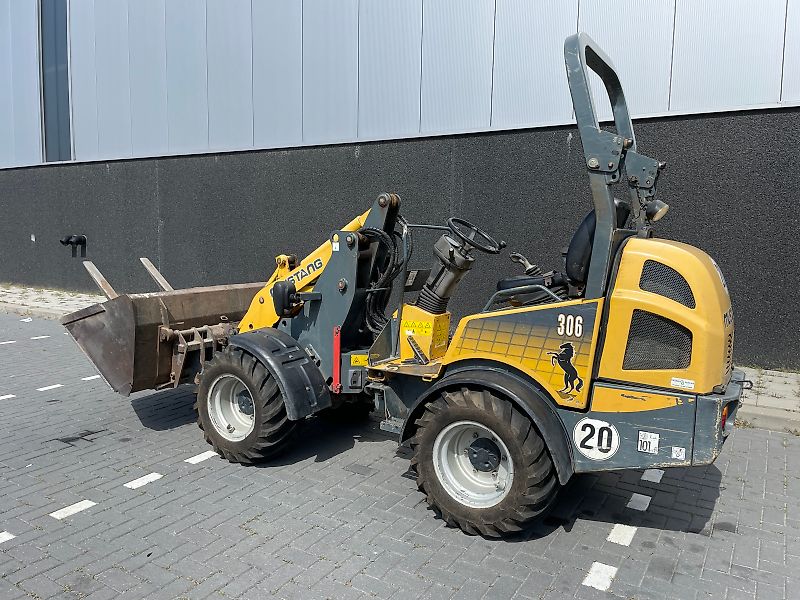 Mustang 306 kniklader