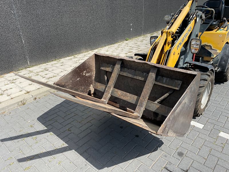 Mustang 306 kniklader