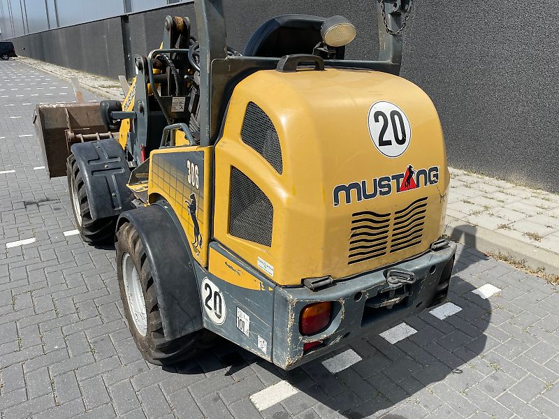 Mustang 306 kniklader