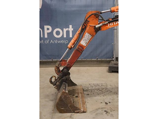 Hitachi EX8-2B