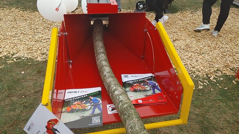 Häcksler Holz Red Dragon R-120 Holzhäcksler Holzschredder Holzhacker Schredder REMET