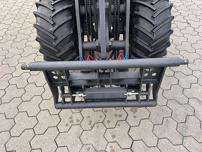 Eurotrac W12 S Schutzdach