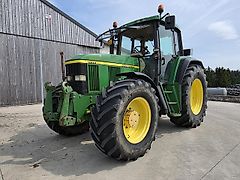 John Deere 6910