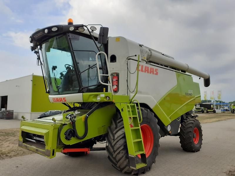 Claas TUCANO 570