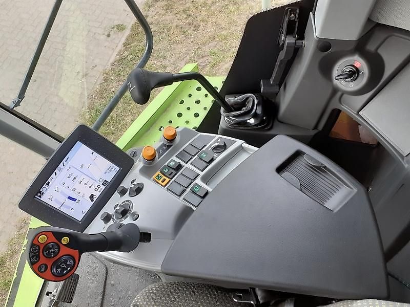 Claas TUCANO 570