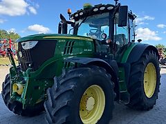 John Deere 6215R