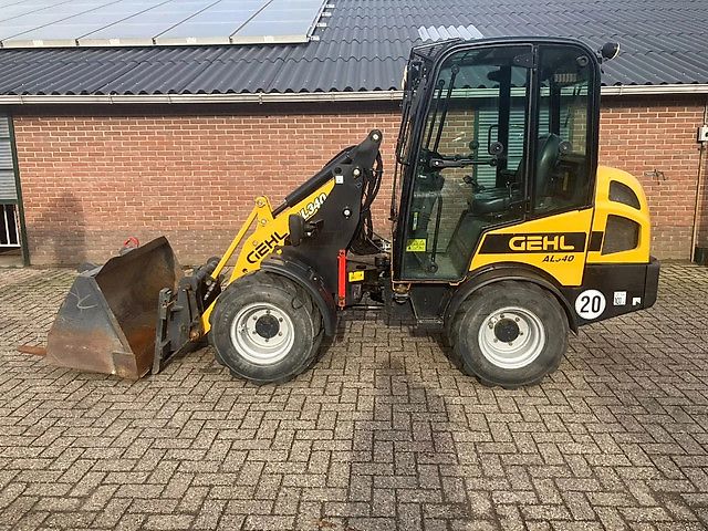 Gehl 340 Shovel Loader