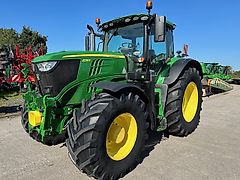 John Deere 6215R