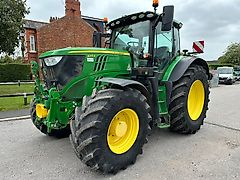John Deere 6215R