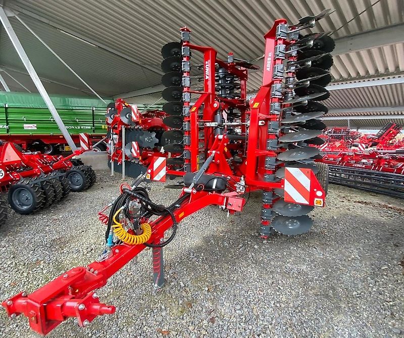 Unia Ares XL H 6 Kurzscheibenegge mit Fahrgestell 6m Doppel U-Walze