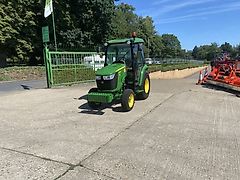 John Deere 3046R CAB