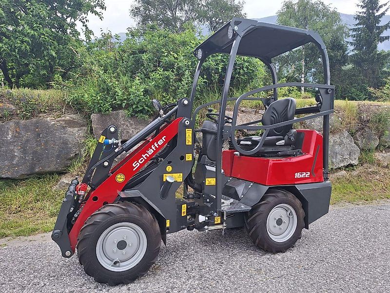 Schäffer 1622 Hoflader