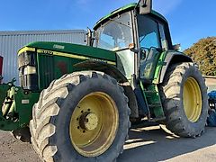 John Deere 6810