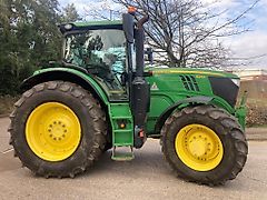 John Deere 6215R