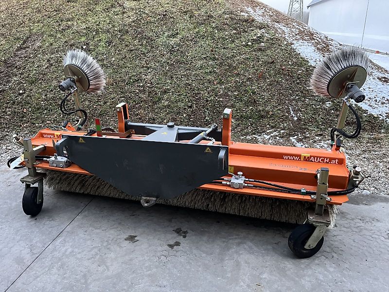 Bema Kehrmaschine 25 / 2750mm mit Merlo ZM2