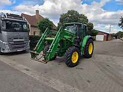John Deere 6130