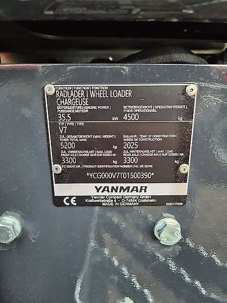 Yanmar Radlader V7HW "Black Edition" Demogerät