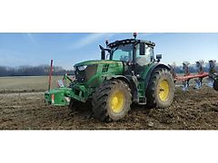 John Deere 6215R