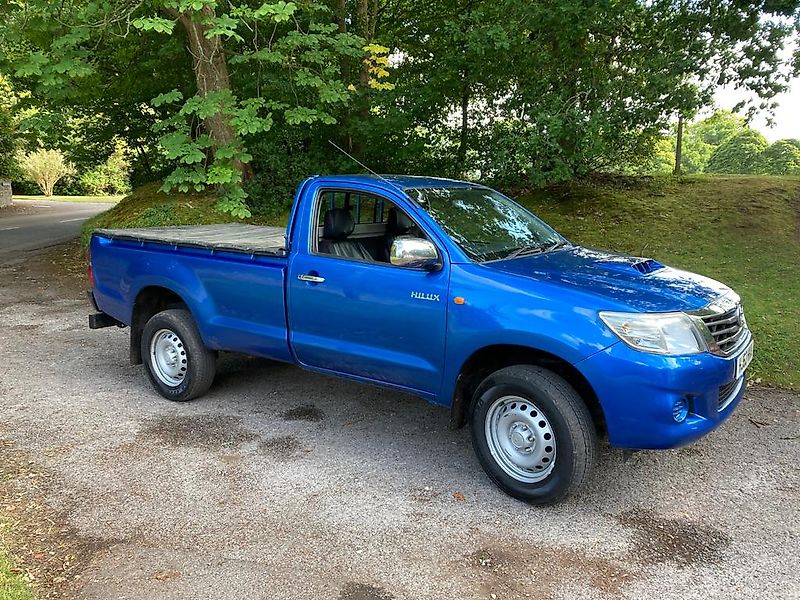 Toyota Hilux Hl2 2 5l Diesel 4x4 Motor Vehicles Used In United Kingdom Classified Fwi Co Uk