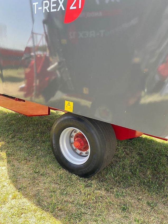 Ando Tech Futtermischwagen / Feed mixer / Melangeuse / Wóz paszowy T-REX 24 m3