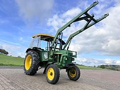 John Deere 2130