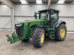John Deere 8335R