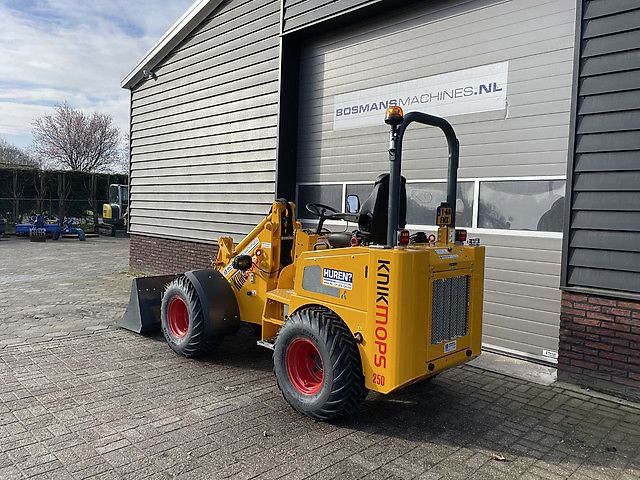 Knikmops KM250 minishovel / kniklader