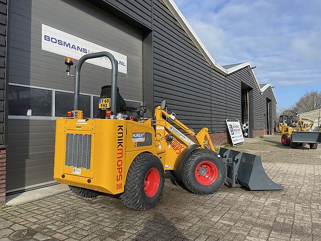 Knikmops KM250 minishovel / kniklader