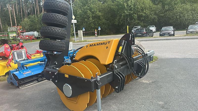 Mammut Mammut Silagewalze SK250 H