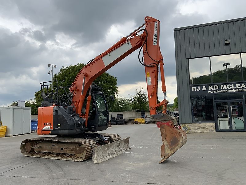 Hitachi Zaxis 135 US-6 Digger (ST23299)
