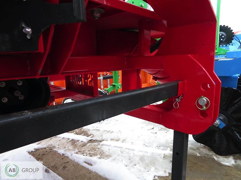 MCMS Warka rozścielacz słomy RS-16/B