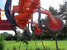 Howard 4m Howard Frontgrubber Vorbaugrubber mit Zapwellendurchtrieb Mechanische Hitch Steinsicherung