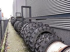 Diverse banden, wielen, velgen en dubbellucht wielen