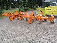Kongskilde Howard Rollkultivator 8 reihig Klappbar bis 600 cm Arbeitsbreite Rollhackgerät 4 reihig 6 reihig 8 reihig Kein Kongskilde Hazenbichler Becker Einböck Crarre Schmotzer Pöttinger Kerner Rau Steketee Amazone Hacke