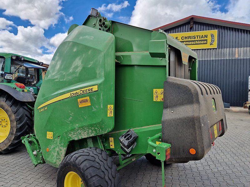 John Deere V461M