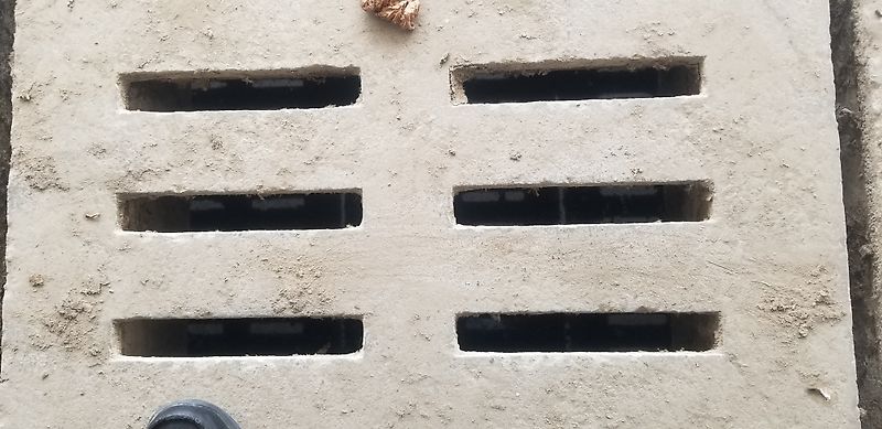 170 Betonspalten, Rinderspalten, Spaltenboden  80 cm x 300 cm aus Umbau L 203, neuwertiger Zustand