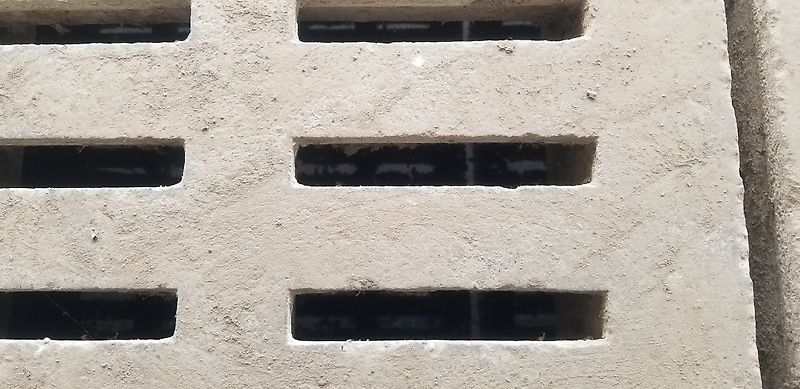 170 Betonspalten, Rinderspalten, Spaltenboden  80 cm x 300 cm aus Umbau L 203, neuwertiger Zustand