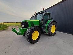 John Deere 6820