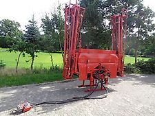 Rauch Kuhn RAUCH AERO 1120 Pnematikstreuer mit 16 Pralltellern 122cm Reihenabstand Pneumaticstreuer mit 4 Fach Teilbreitenschaltung Aulegergestänge mit Hydraulischer Klappung