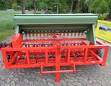 Vredo Nicht Vredo sondern Eurogreen ZRS200 Grünlandschlitzdrille 200 cm Arbeitsbreite Mit Gliederschleppe zur Saaatguteinarbeitung Ideal für moorige & sandige Standorte Vredo Nicht Vredo sondern Eurogreen ZRS200 Grünlandschlitzdrille 200 cm Arbeitsbreite Mit Gliederschleppe zur Saaatguteinarbeitung Ideal für moorige & sandige Standorte