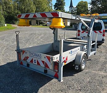 Verkehrsleitanhänger Verkehrsleitanhänger Thomas Verkehrssicherungsanhänger Berghaus Nissen Horizont